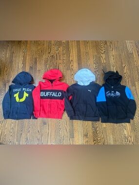 Lot of 4 boys hoodies size S (8)